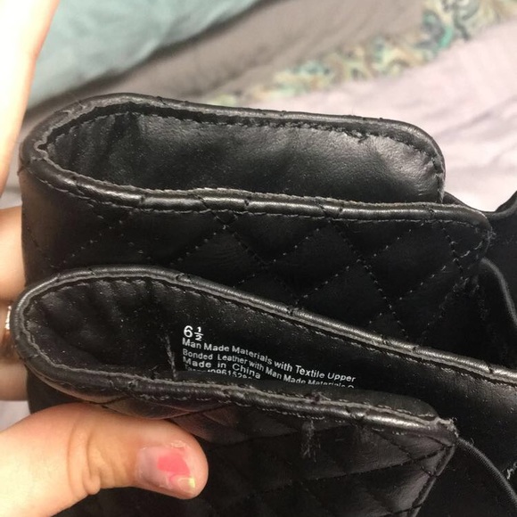 Black boots - Picture 2 of 2